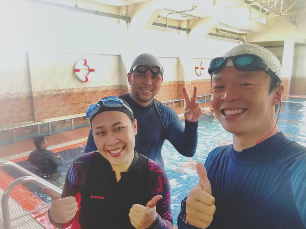 ศิษย์เก่านักเรียน,เรียนว่ายน้ำ,สถาบันสอนว่ายน้ำ,หาครูสอนว่ายน้ำ,เรียนว่ายน้ำเป็นเร็ว,ครูสอนว่ายน้ำ,โรงเรียนสอนว่ายน้ำ,เรียนว่ายน้ำผู้ใหญ่,เรียนว่ายน้ำเด็ก,เรียนพื้นฐานดำน้ำ