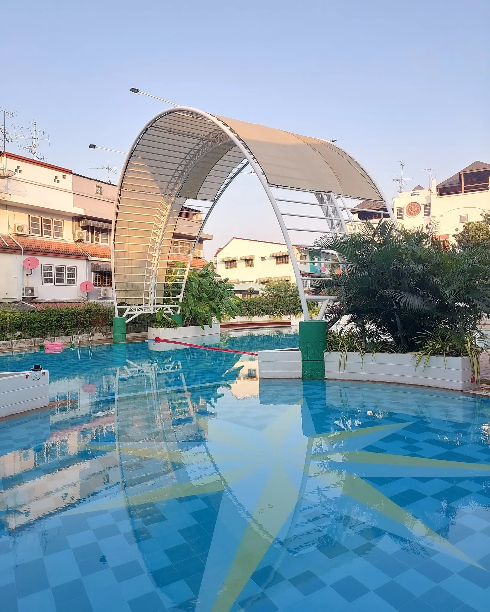 สระว่ายน้ำ,สถาบันสอนว่ายน้ำ,โรงเรียนสอนว่ายน้ำ,สระว่ายน้ำสะอาด,สระว่ายน่ำ,ครูสอนว่ายน้ำ,สระน้ำเกลือ,เรียนว่ายน้ำ,หาครูสอนว่ายน้ำ,เรียนว่ายน้ำเป็นเร็ว,เรียนว่ายน้ำผู้ใหญ่,เรียนพื้นฐานดำน้ำ,เรียนพื้นฐานว่ายน้ำ,คอร์สเรียนว่ายน้ำ,swimming pool,สระว่ายน้ำแถวบางนา