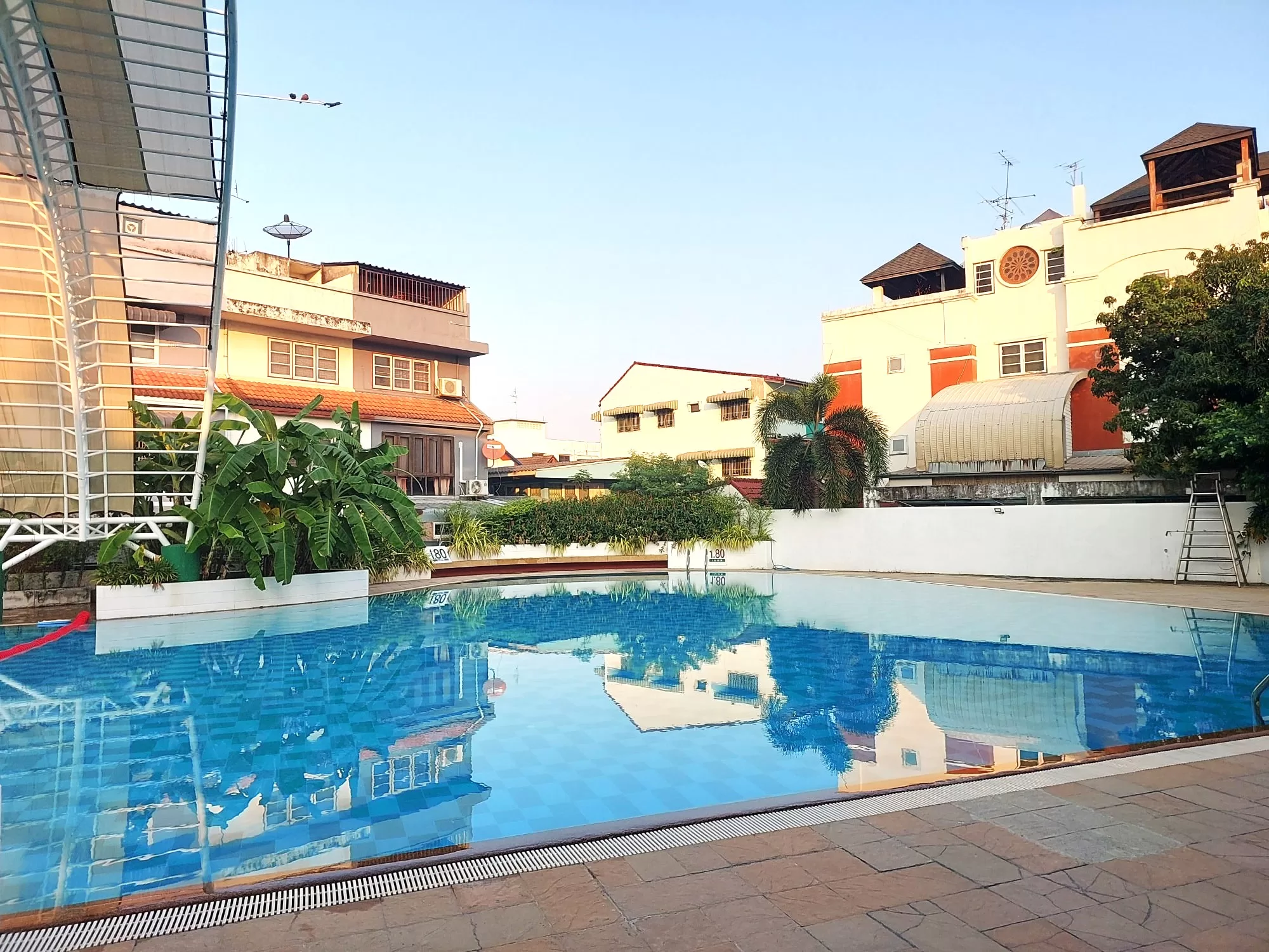 สระว่ายน้ำ,สถาบันสอนว่ายน้ำ,โรงเรียนสอนว่ายน้ำ,สระว่ายน้ำสะอาด,สระว่ายน่ำ,ครูสอนว่ายน้ำ,สระน้ำเกลือ,เรียนว่ายน้ำ,หาครูสอนว่ายน้ำ,เรียนว่ายน้ำเป็นเร็ว,เรียนว่ายน้ำผู้ใหญ่,เรียนพื้นฐานดำน้ำ,เรียนพื้นฐานว่ายน้ำ,คอร์สเรียนว่ายน้ำ,swimming pool,สระว่ายน้ำแถวบางนา