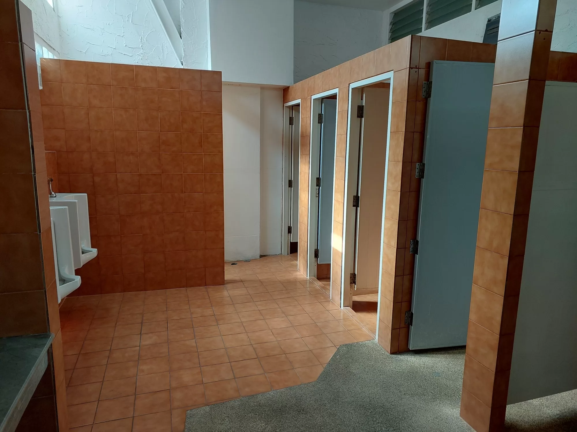 สระว่ายน้ำ,สถาบันสอนว่ายน้ำ,โรงเรียนสอนว่ายน้ำ,สระว่ายน้ำสะอาด,สระว่ายน่ำ,ครูสอนว่ายน้ำ,สระน้ำเกลือ,เรียนว่ายน้ำ,หาครูสอนว่ายน้ำ,เรียนว่ายน้ำเป็นเร็ว,เรียนว่ายน้ำผู้ใหญ่,เรียนพื้นฐานดำน้ำ,เรียนพื้นฐานว่ายน้ำ,คอร์สเรียนว่ายน้ำ,swimming pool,สระว่ายน้ำแถวบางนา